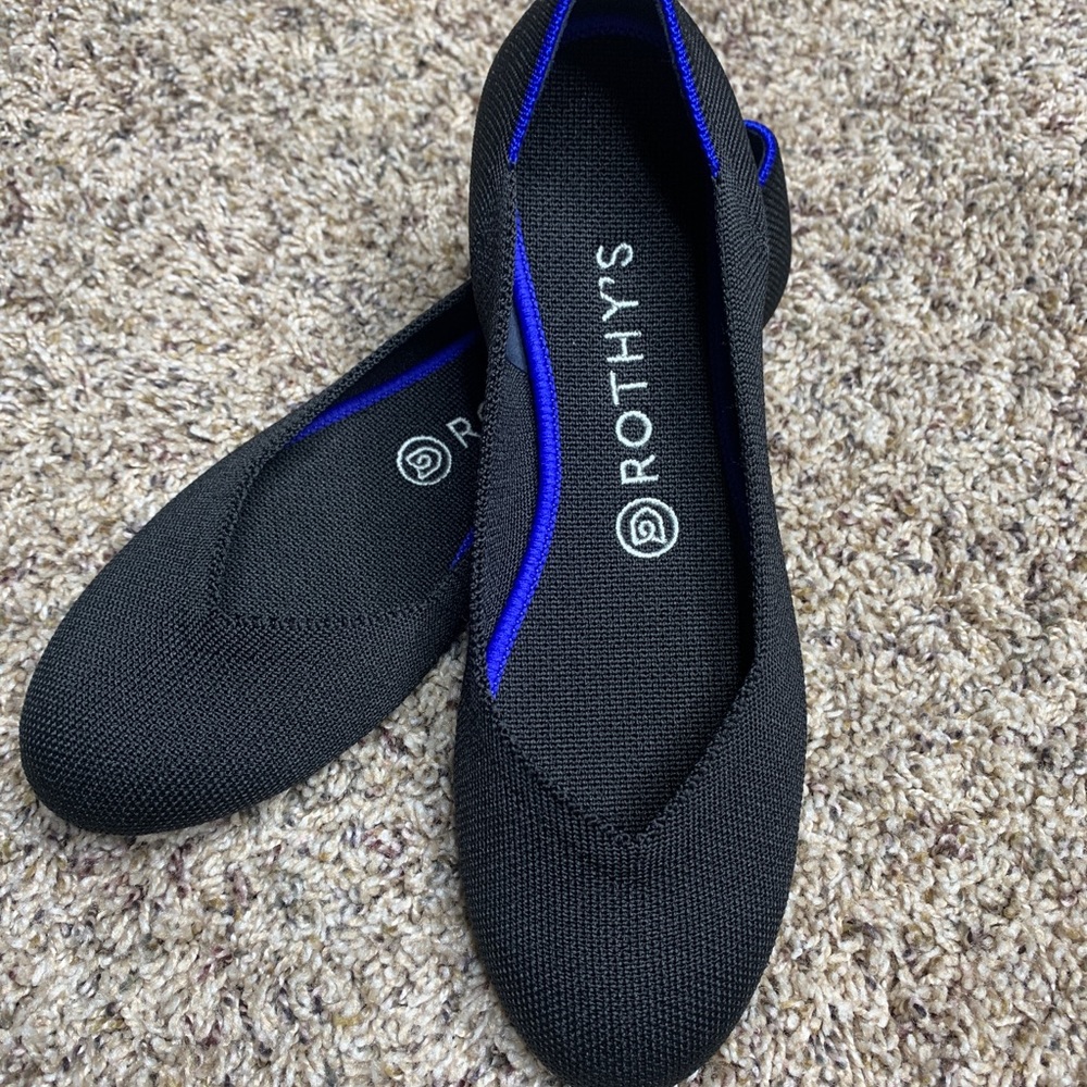 Roth’s Black Solid Round Toe Flats - image 3